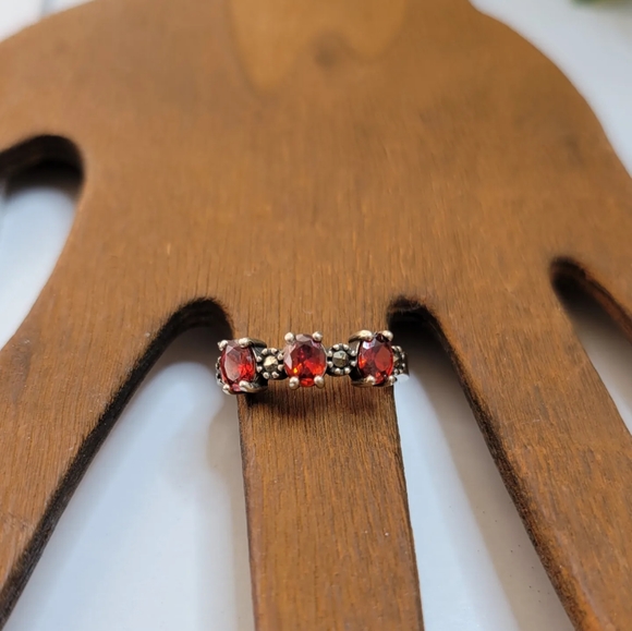 925 sterling silver ring - Picture 1 of 4